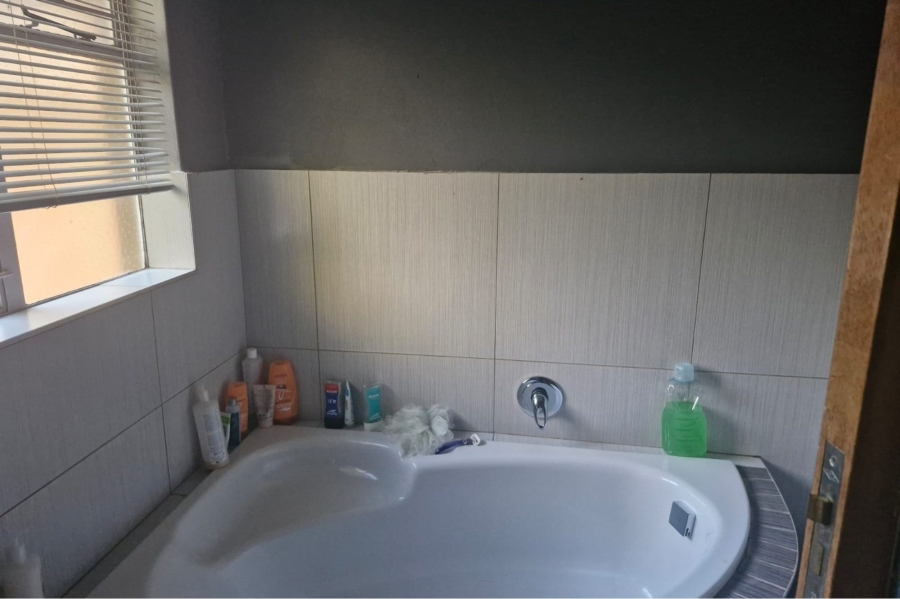 To Let 3 Bedroom Property for Rent in Doringkruin North West